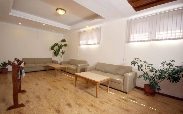 Hotel Holiday House
