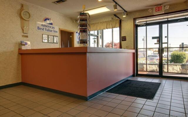 OYO Hotel St. Louis Lambert Airport