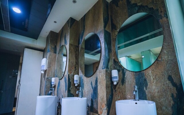 Barsana Hotel & Resort