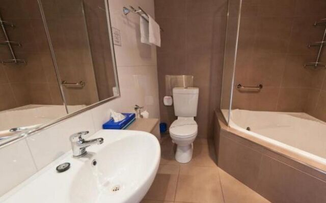 National Hotel Complex and Bendigo Central Apartments