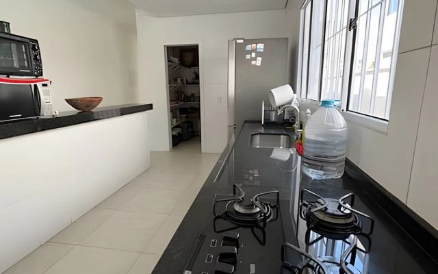 Casa com piscina em Boraceia