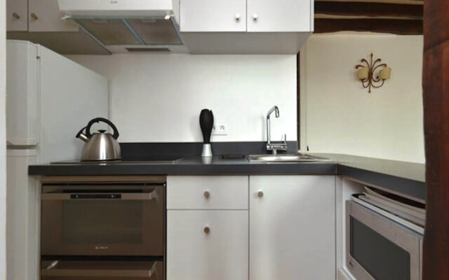 Designer Stay - Bastille Terrace