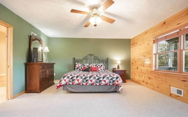 Fore Seasons Getaway by Taylor Made Deep Creek