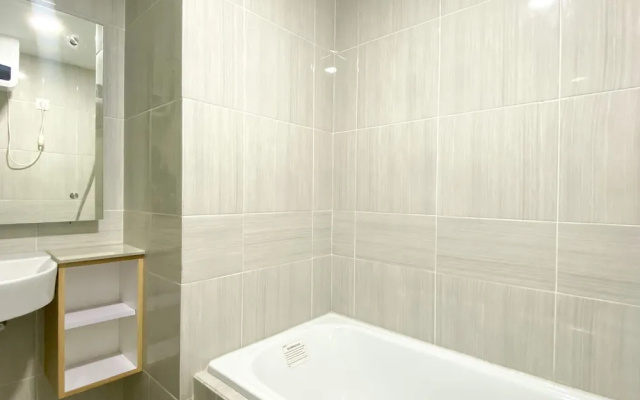 Cozy And Simple Big Studio Vasanta Innopark Apartment