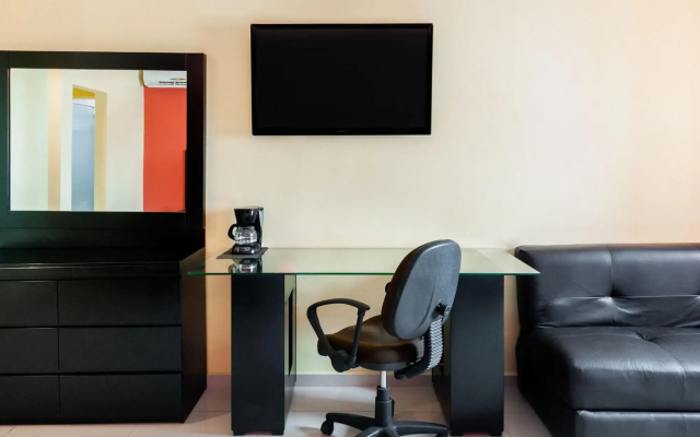 Veracruz Suites Hotel