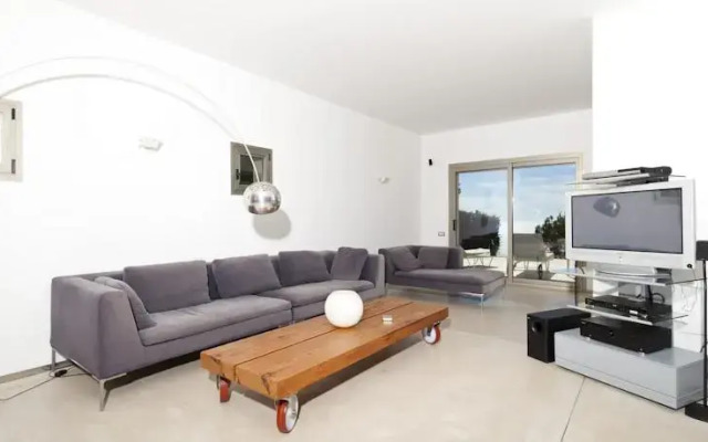 Herce Property