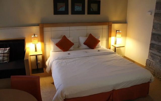Castel de Pont-à-Lesse Hotel