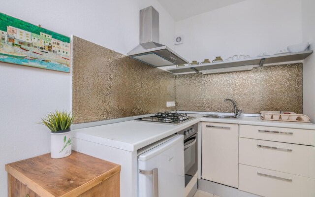 Amazing Home in Linardici With Wifi and 6 Bedrooms