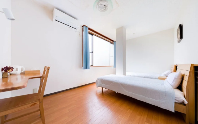 Yolee Guest House