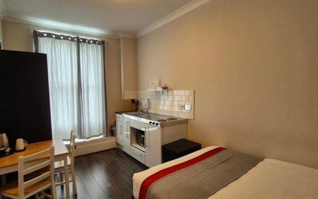 Spacious Two Bedroom Apartment in Westminster