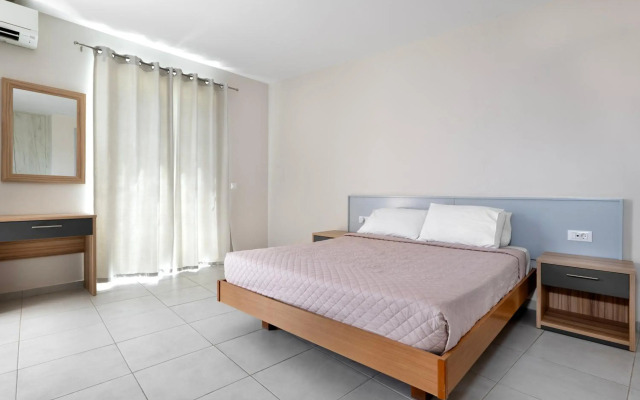 Anixis Hotel