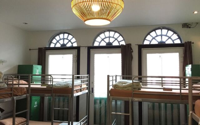 Burrow Hostel @ Pagoda