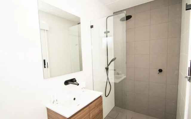 Willow Court Unit 3 – Bathroom – Broken Hill