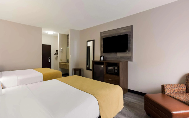 Best Western Crossroads Inn