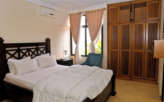 Village Courtyard Hotel