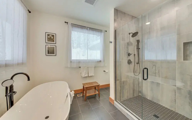 Ski-in/out Schweitzer Mountain Home in Sandpoint!