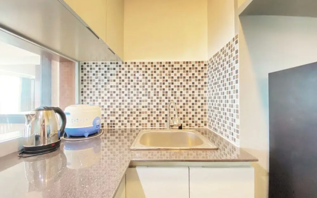 Modern Studio Room Apartment At Tamansari La Grande