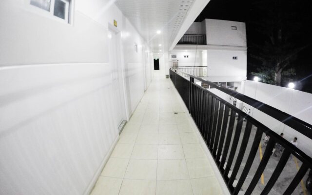 Rose Hotel
