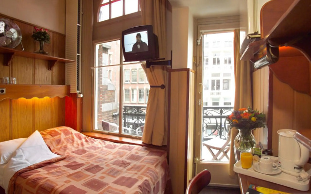 Nadia Hotel