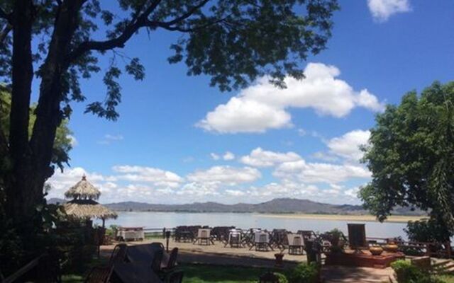 Bagan Hotel River View