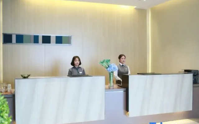 Homeinn Selected Hotel (Xuzhou Suning Plaza Hubu Mountain Subway Station)