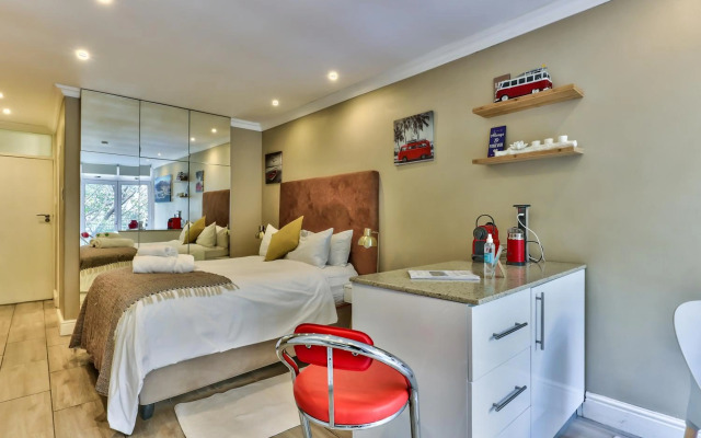 Hyde Park on the Square III