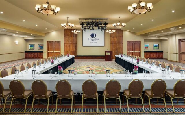 DoubleTree by Hilton Claremont