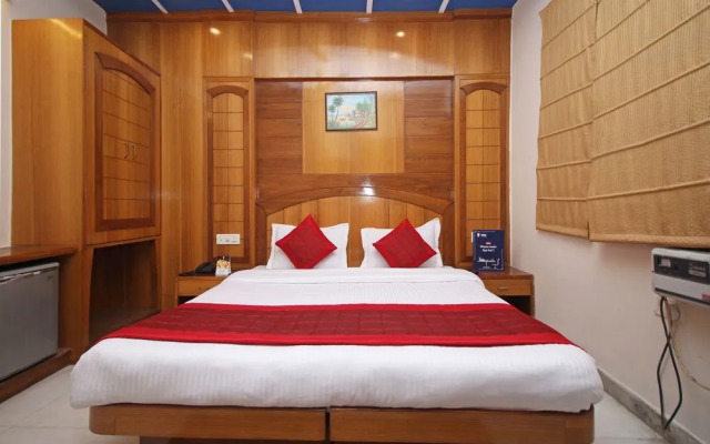 OYO 8336 Hotel De Gold