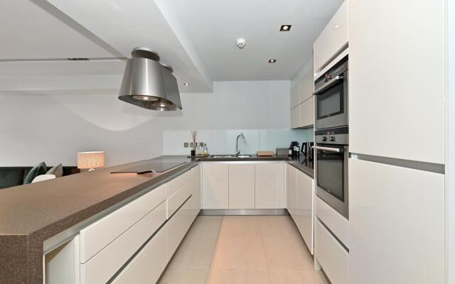 Amazing Mayfair 2 Bedroom 2 Bath Air Conditioned
