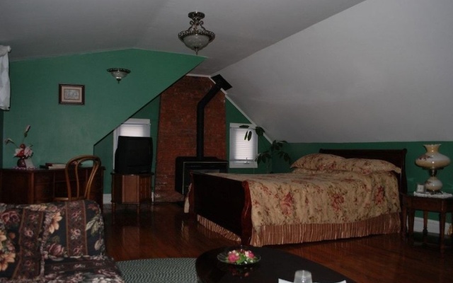 Chestnut Inn Bed and Breakfast