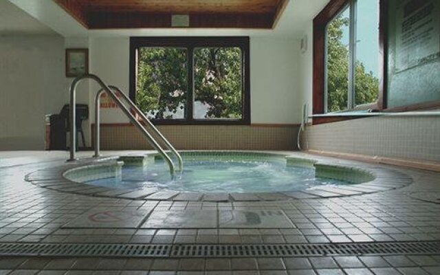 Plymouth Suites Hotel