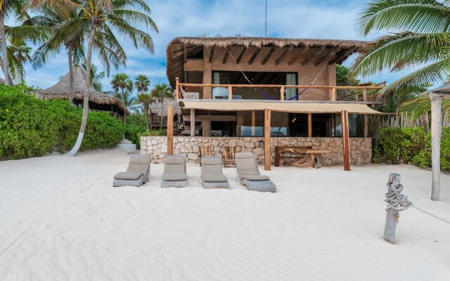 Casa Aakbal