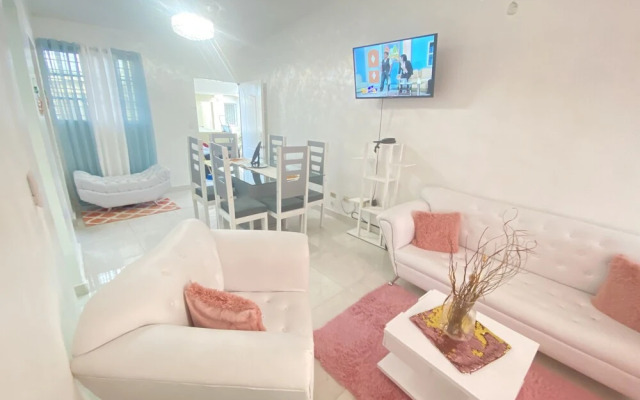 7DR Apt in Prime Location Near Monumental Area