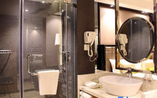 Weishang Hotel (Xichang Moon Lake Park)