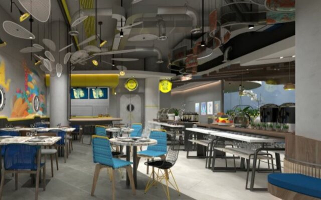 YELLO Hotel Kuta Beachwalk Bali