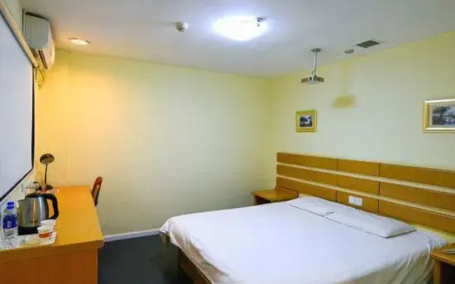 Home Inn (Dalian Shandong Road Songjiang Road Metro Station)