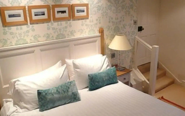 Manor Hotel