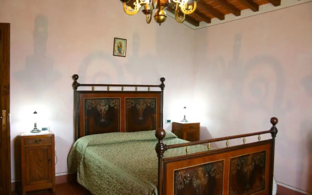 Stunning private villa with private pool, WIFI, TV, pets allowed and parking, close to Montepulc