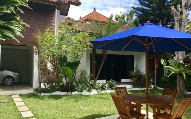 3 Bedroom Authentic Villa In Canggu