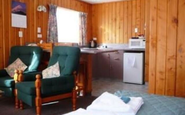 Archway Motel & Chalets