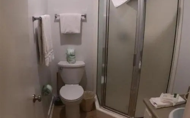 Edgewater #8 2BR 2BA Lake View