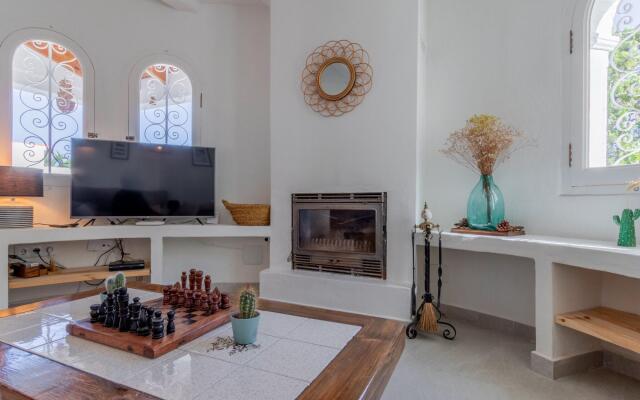 Scenic holiday home in Comunidad Valenciana with pool