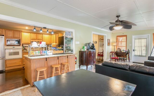 The Wayward Traveler's Inn