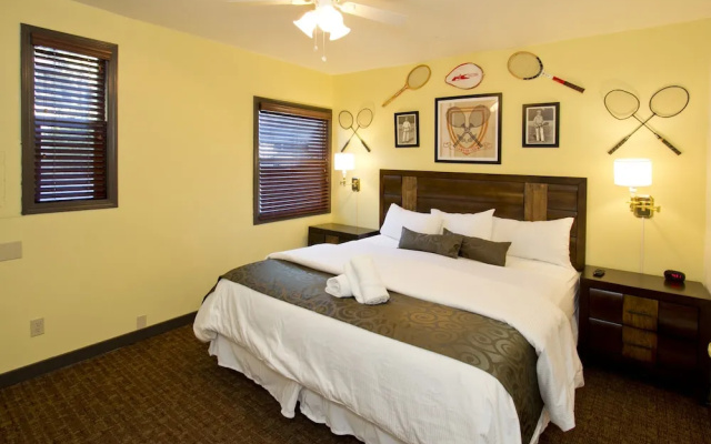 Holiday Haus Motel
