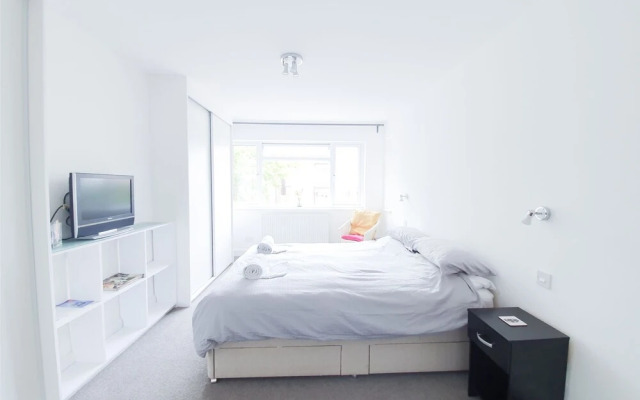 Lovely, Recently Renovated Maisonette in NW London