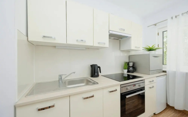 Apartment Business Center by Renters