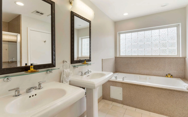 Best Western Plus All Suites Inn