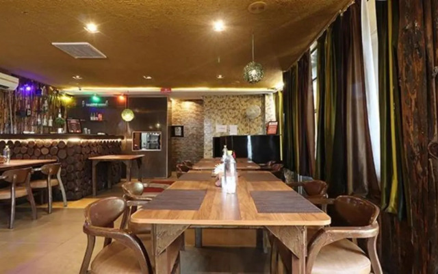 FabHotel Prime AV Royale