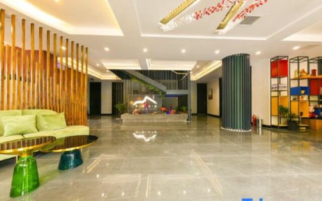 Yuntai Mountain Muze Shanli Hotel