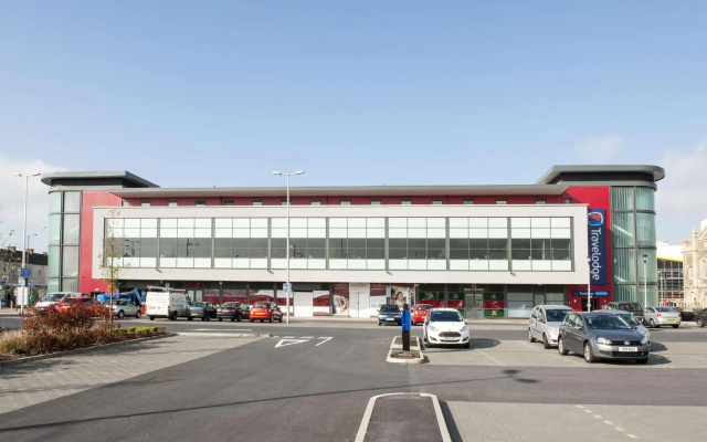 Travelodge Llanelli Central
